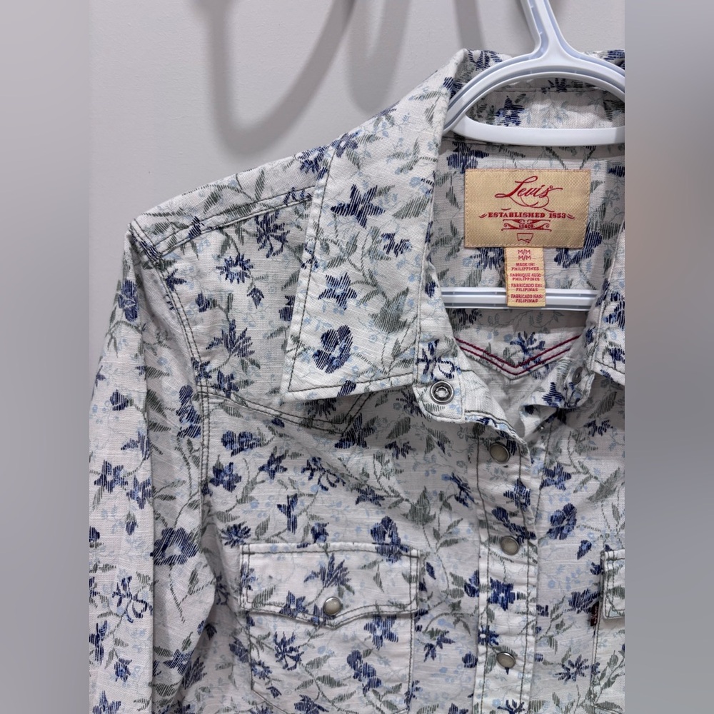 Levi's White & Blue Floral Pearl Snap Western Shirt | M - Picture 5 of 10